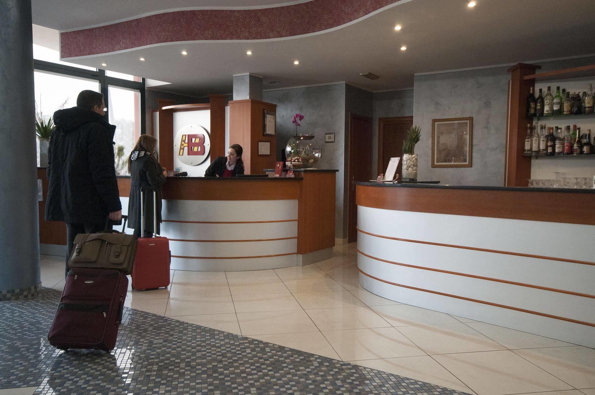 Hotel Brindor Poirino Exteriér fotografie